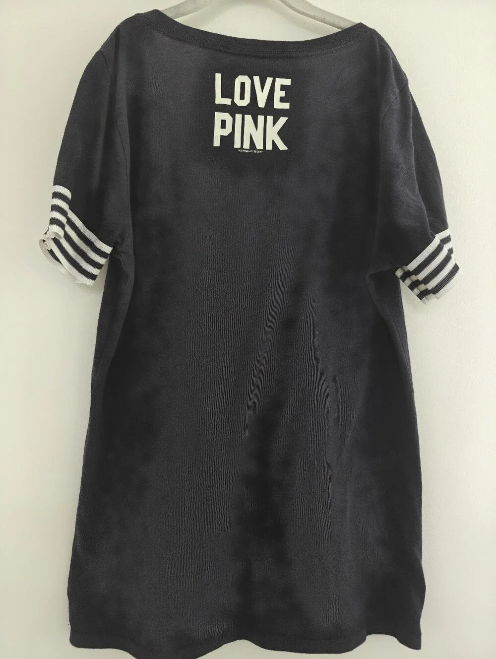 PINK Victoria's Secret Minnesota Twins MLB v-neck tee featuring striped sleeve L